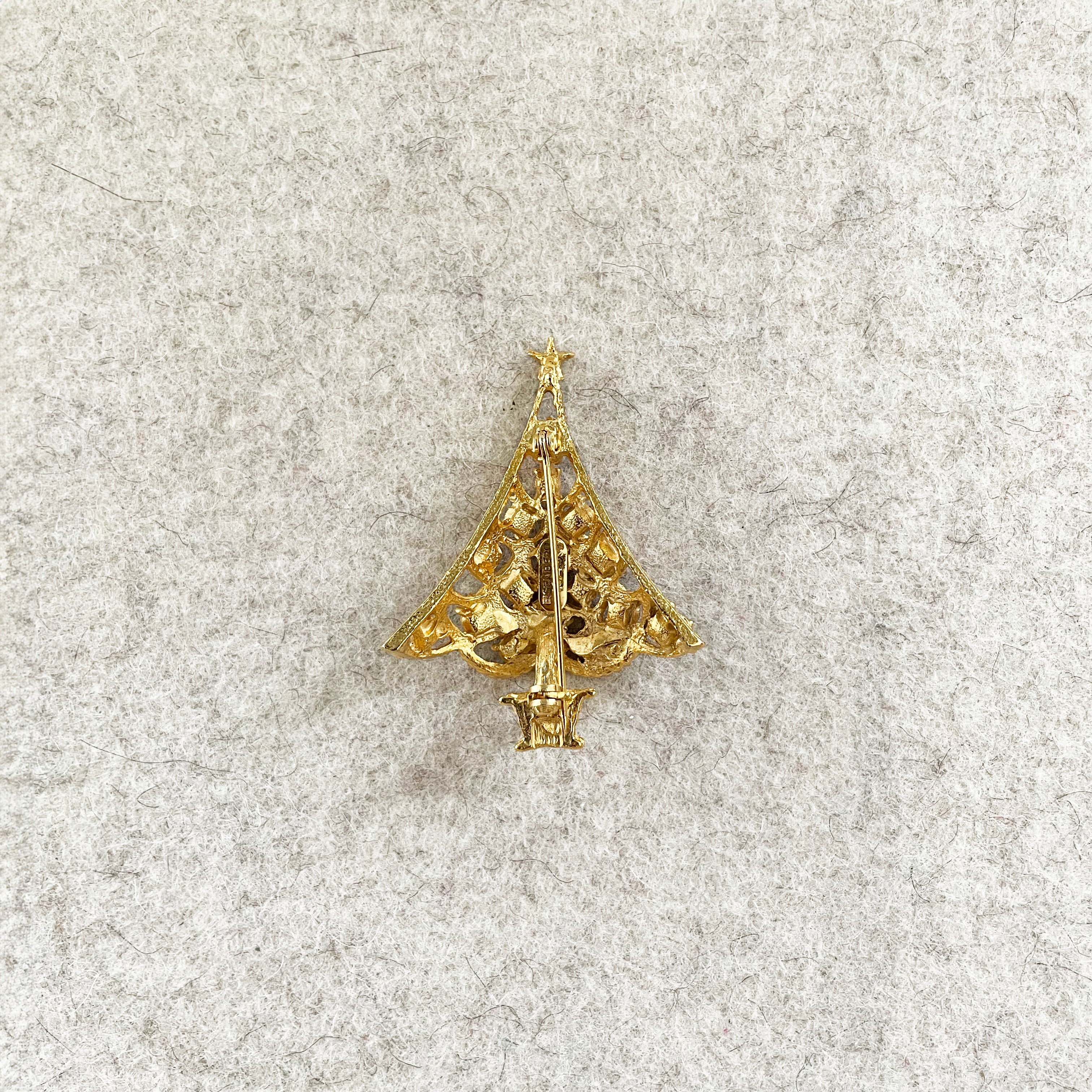Vintage Christmas Tree Brooch by Eisenberg - Image 11