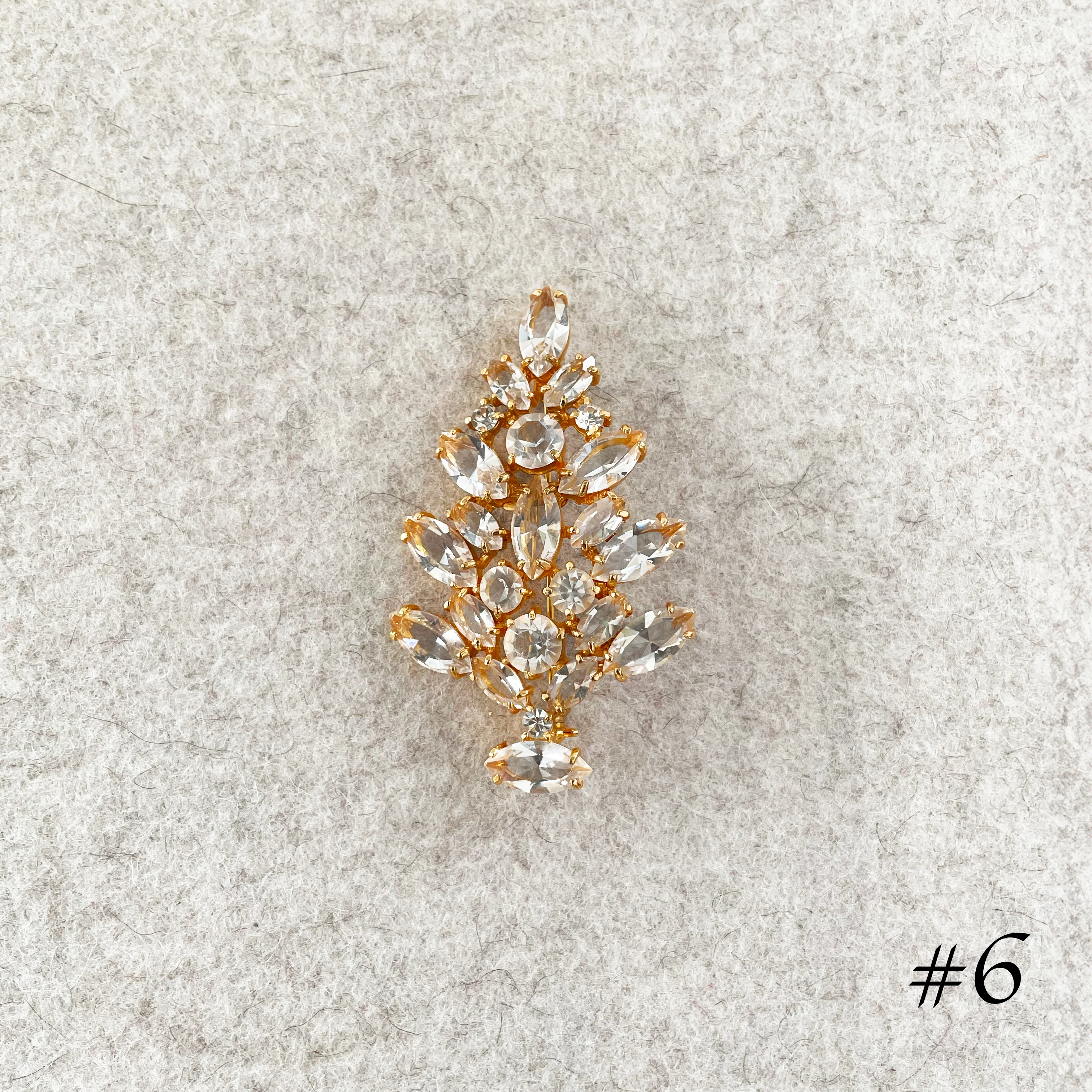 Vintage Christmas Tree Brooch by Eisenberg - Image 12