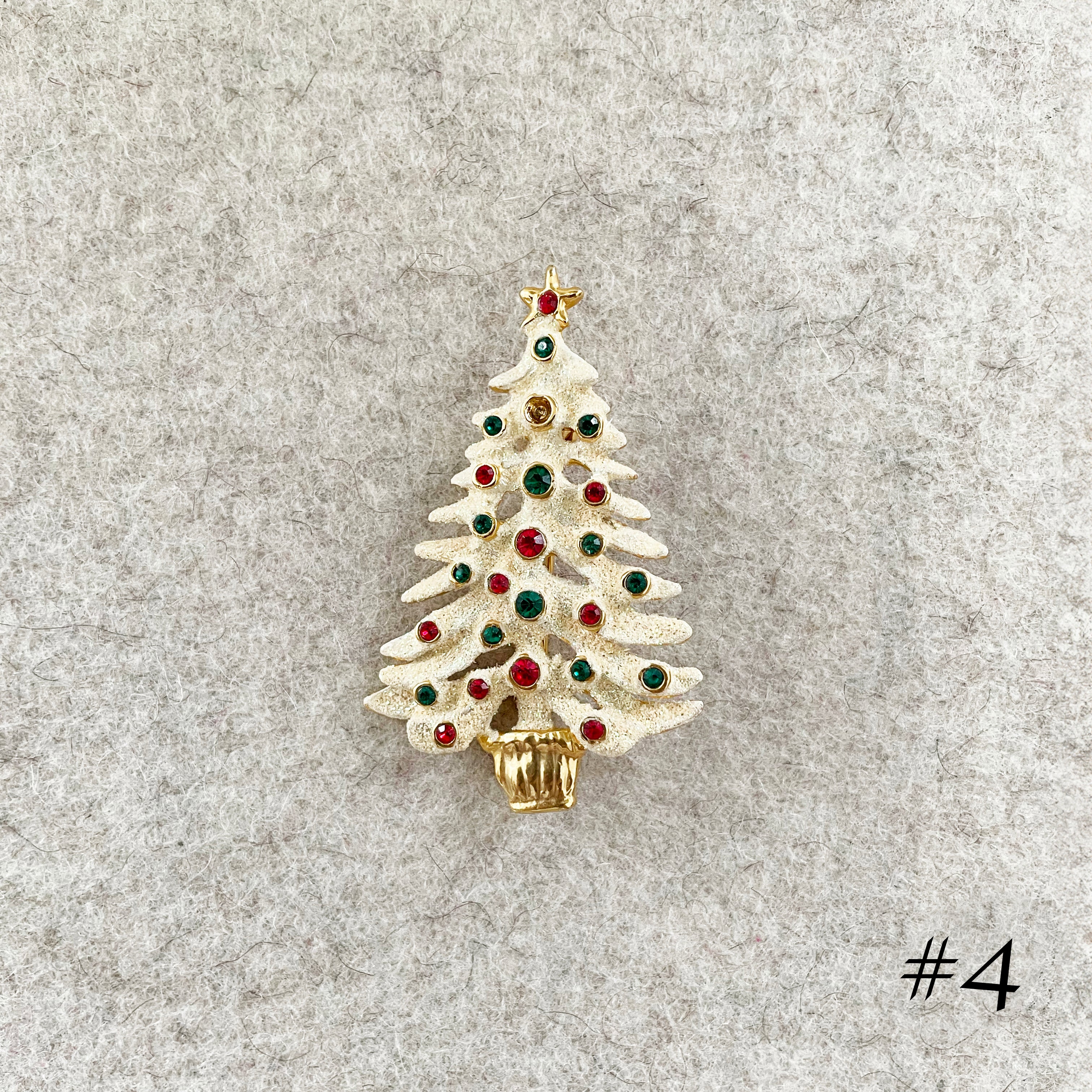 Vintage Christmas Tree Brooch by Eisenberg - Image 8