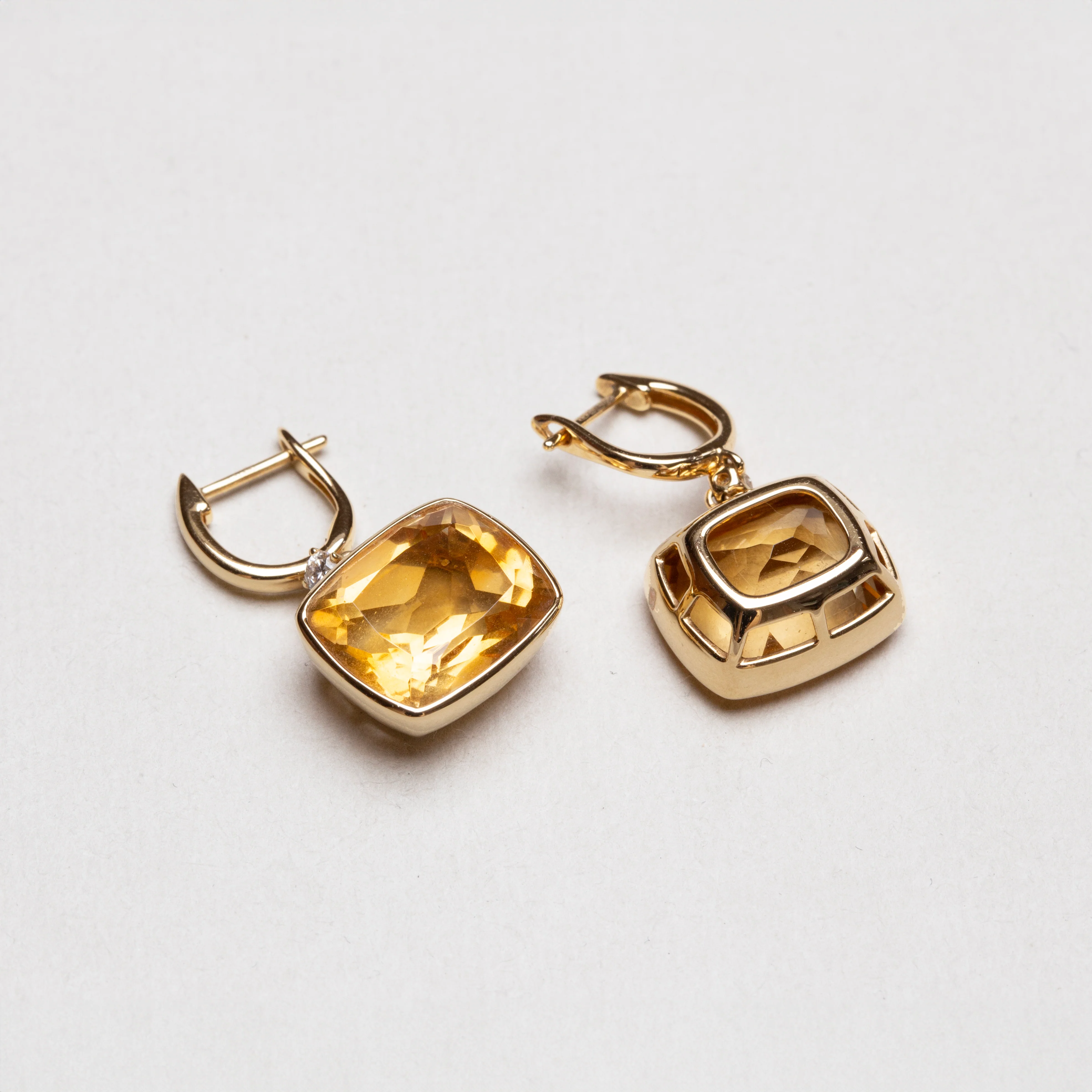 Vintage 18ct Gold Drop Earrings with Citrine and Diamond - Image 4