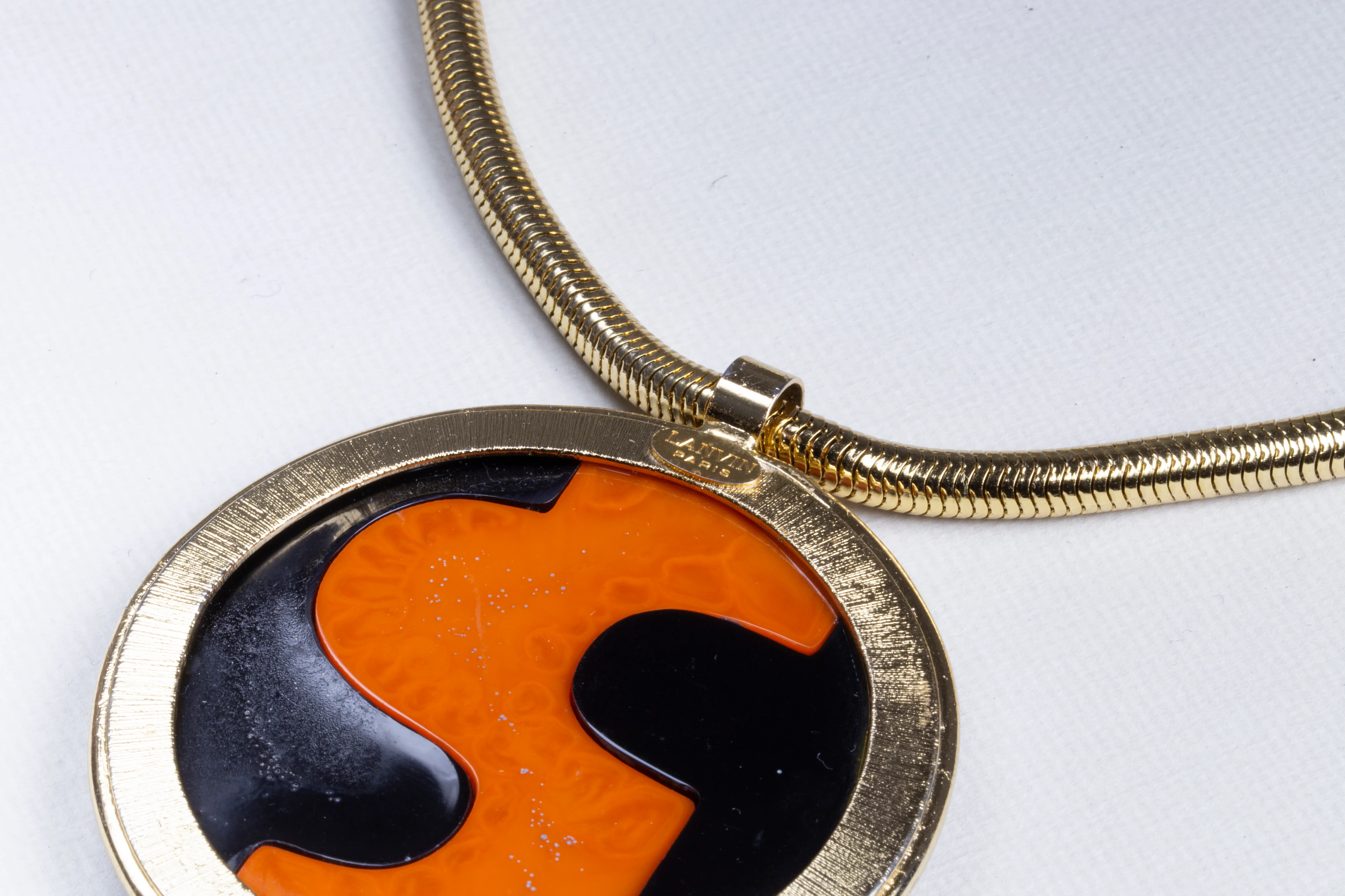 Vintage Modernist Lucite Pendant Necklace with Gold Chain - Image 4