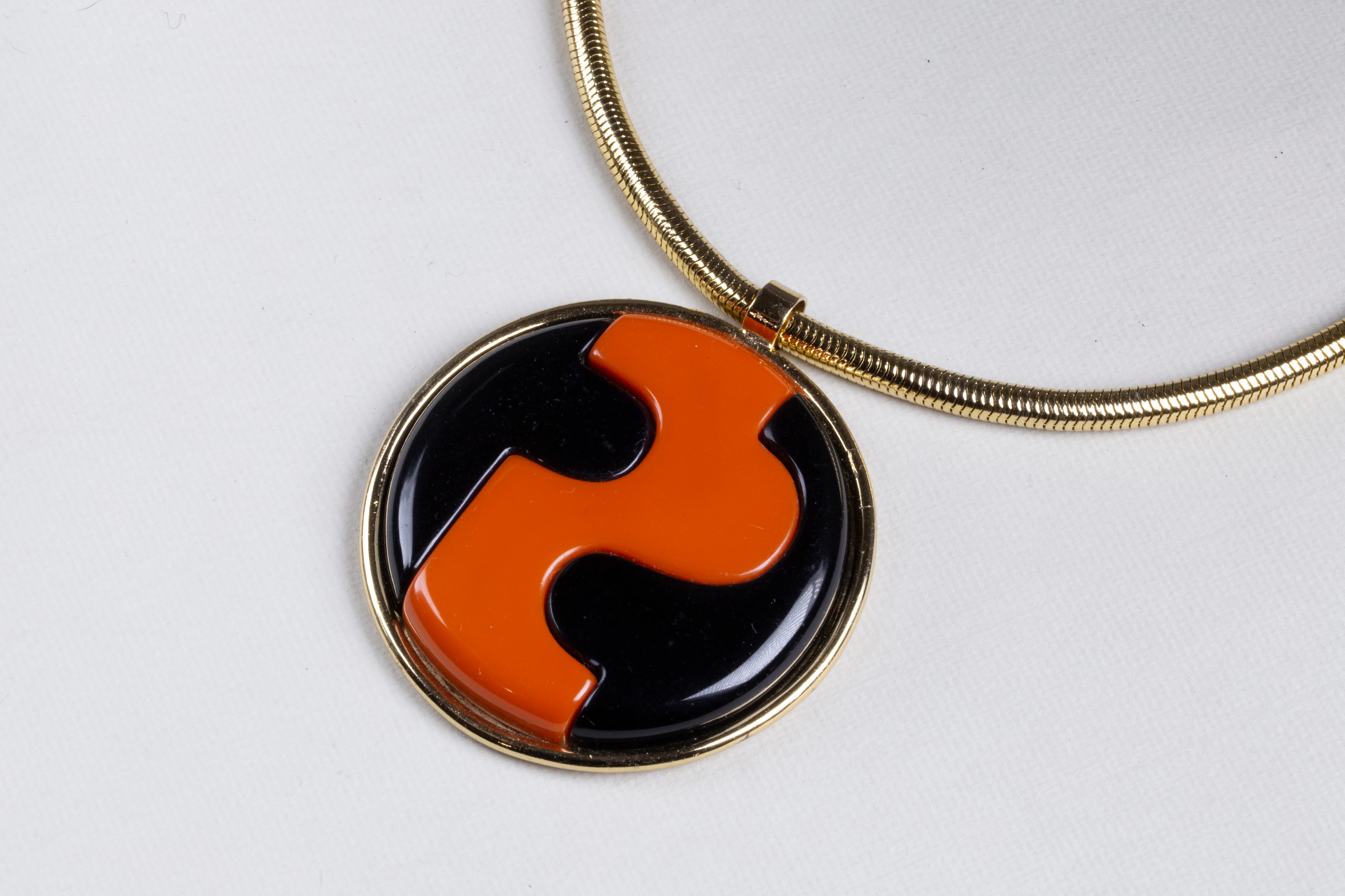 Vintage Modernist Lucite Pendant Necklace with Gold Chain - Image 5
