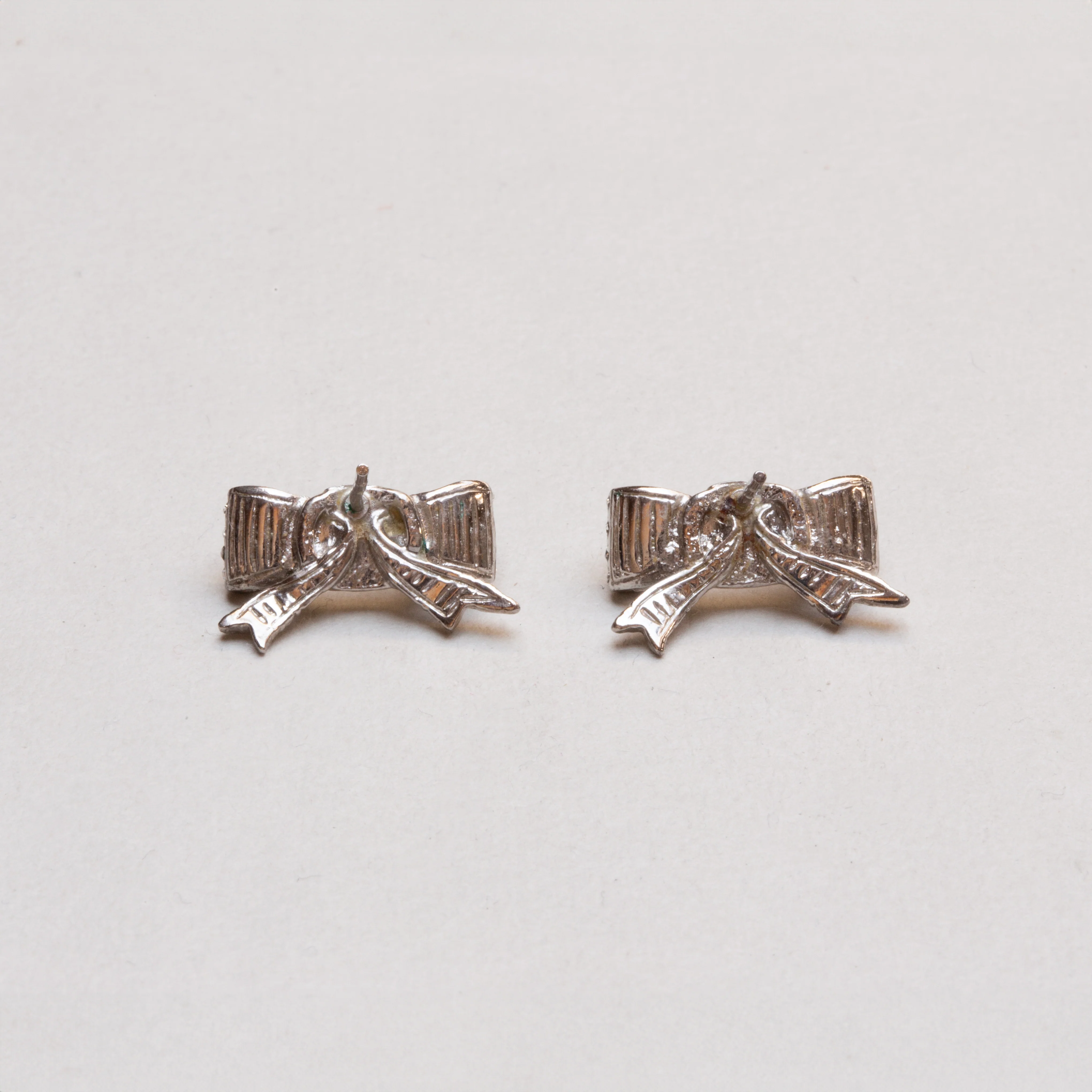 Vintage Ferragamo Bow Ribbon Stud Earrings - Image 3