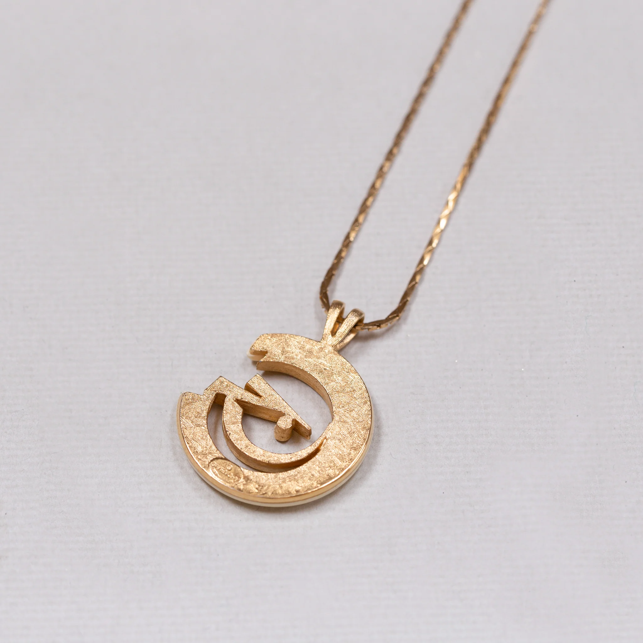 Vintage Givenchy Enamel G Necklace - Image 4