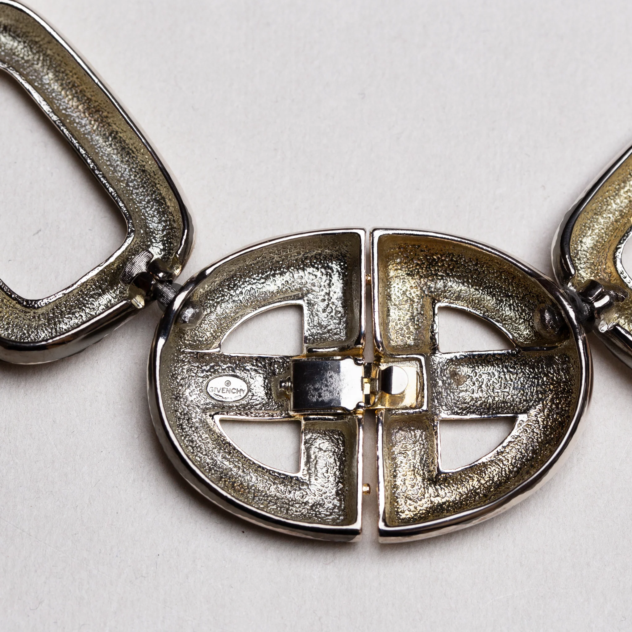 Vintage Givenchy Silver-tone Chain Choker Necklace - Image 4