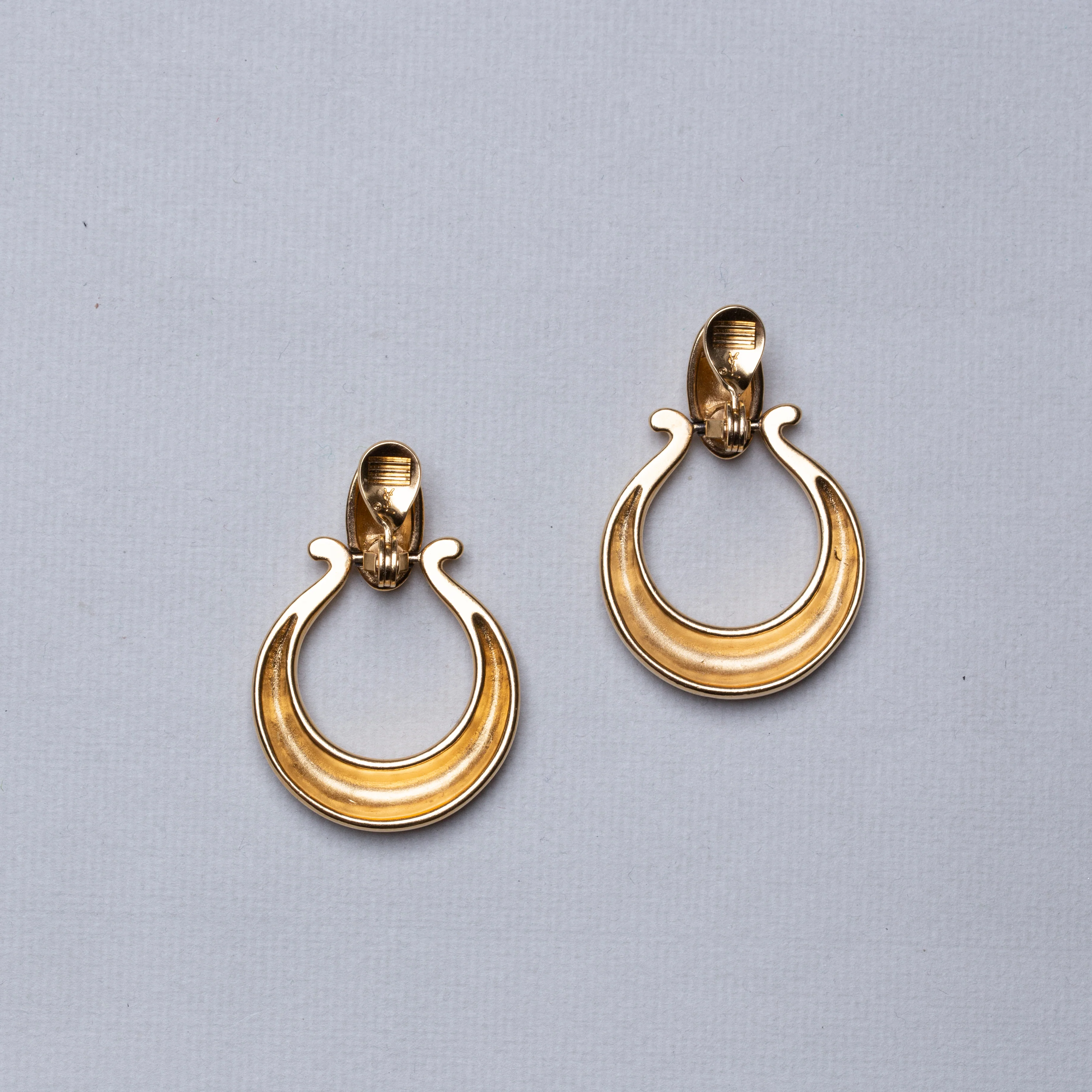 Vintage Gold Clip-on Earrings - Image 4