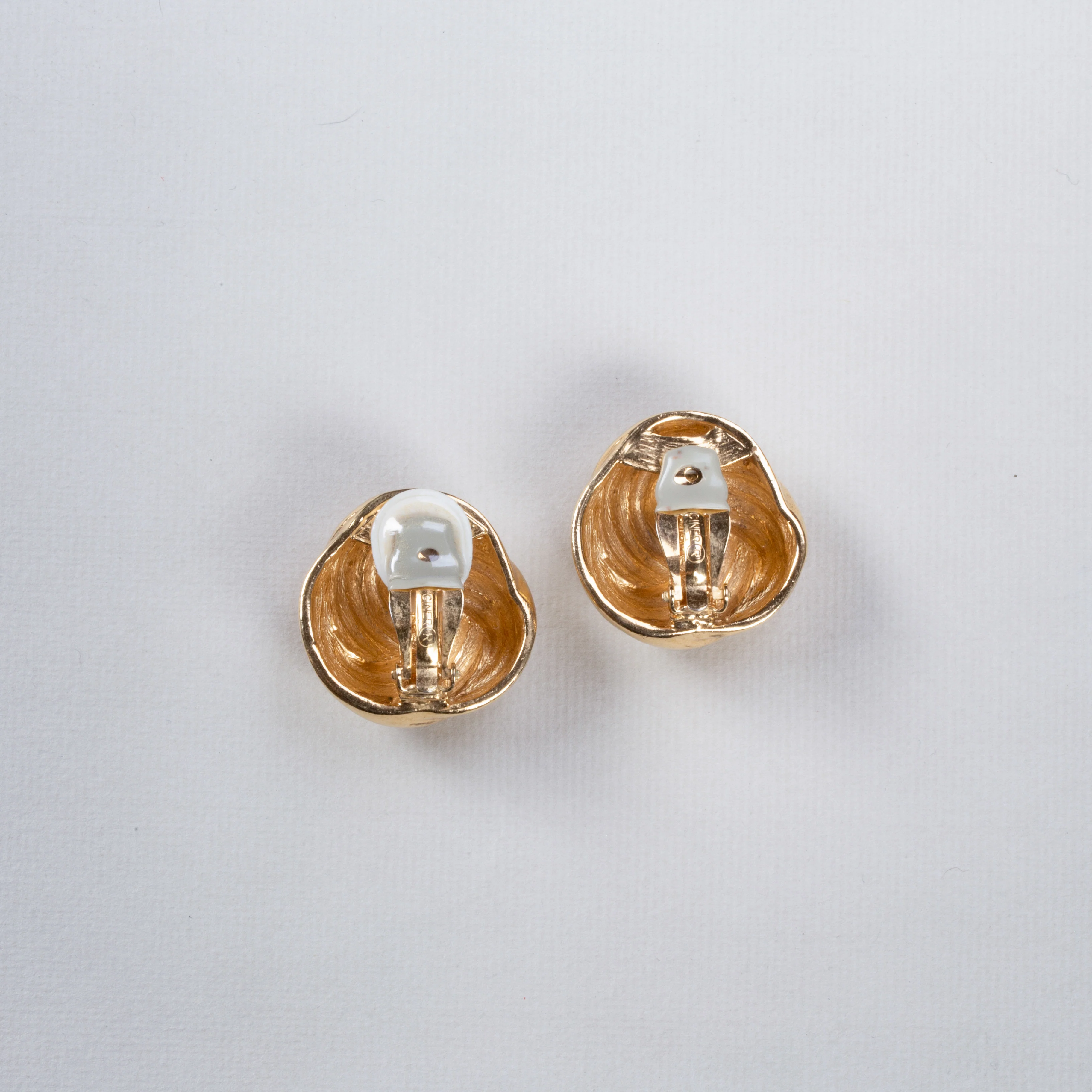 Vintage Gold Clip-on Earrings - Image 3