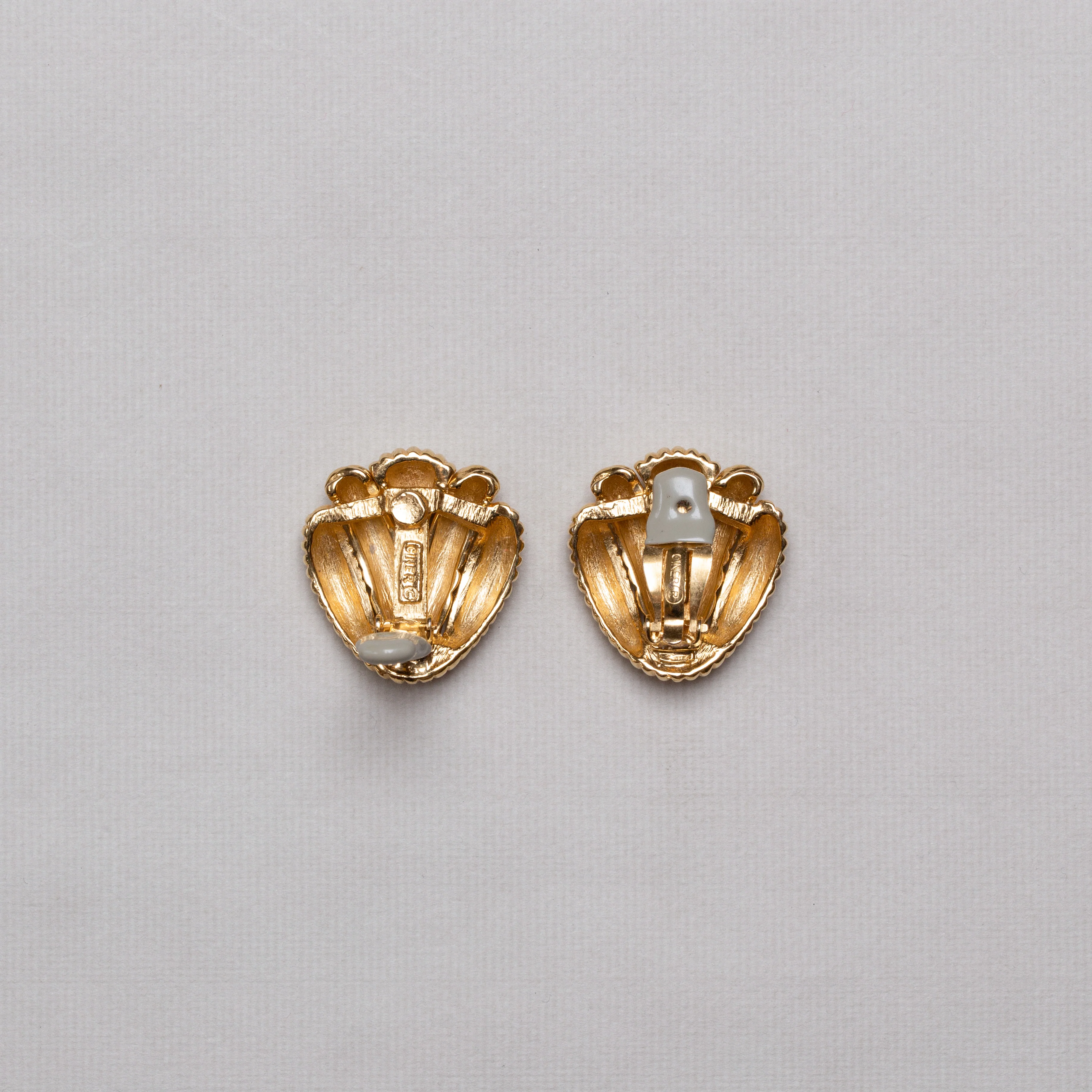 Vintage Textured Gold Clip-on Earrings - Image 4