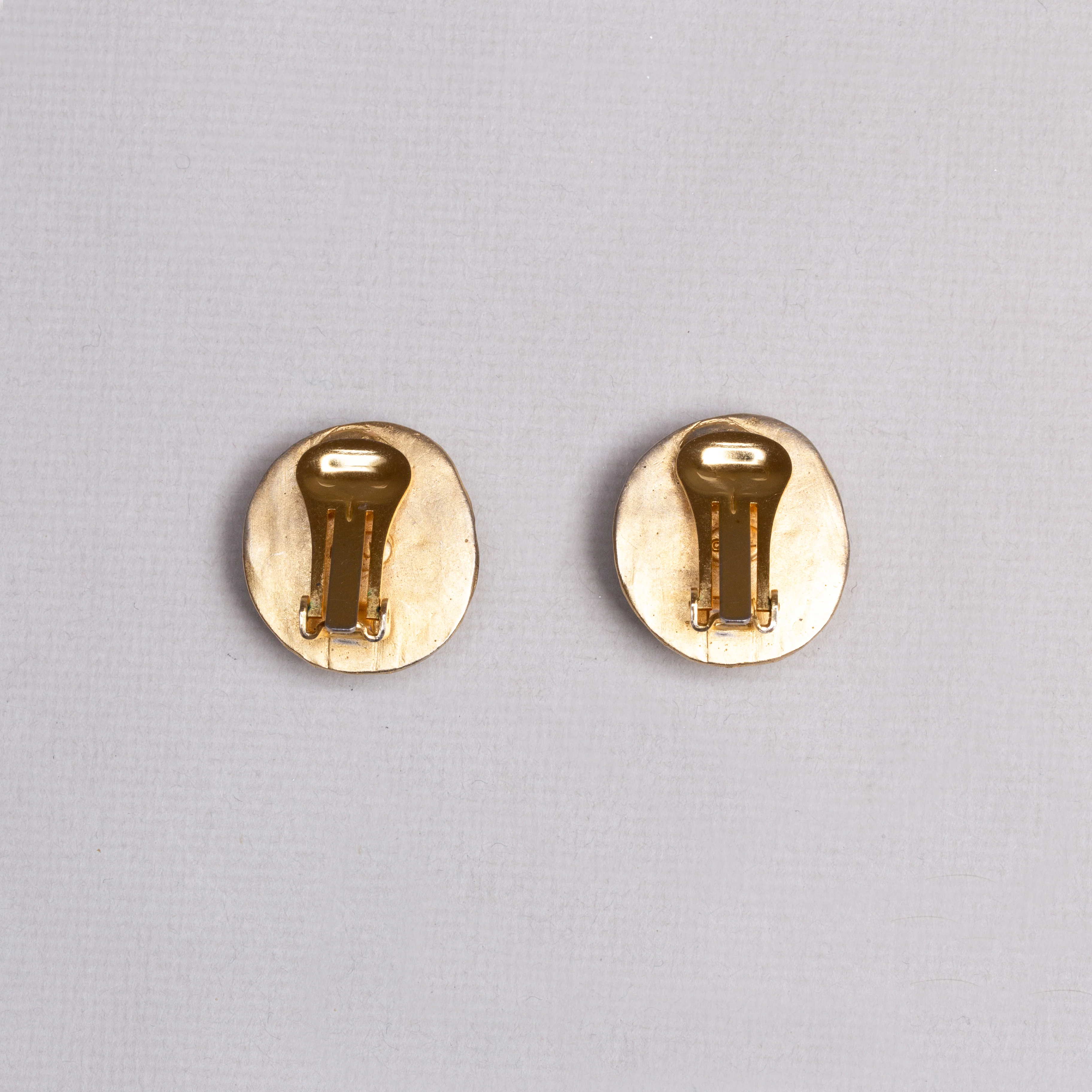 Vintage Gold Clip-on Earrings - Image 4