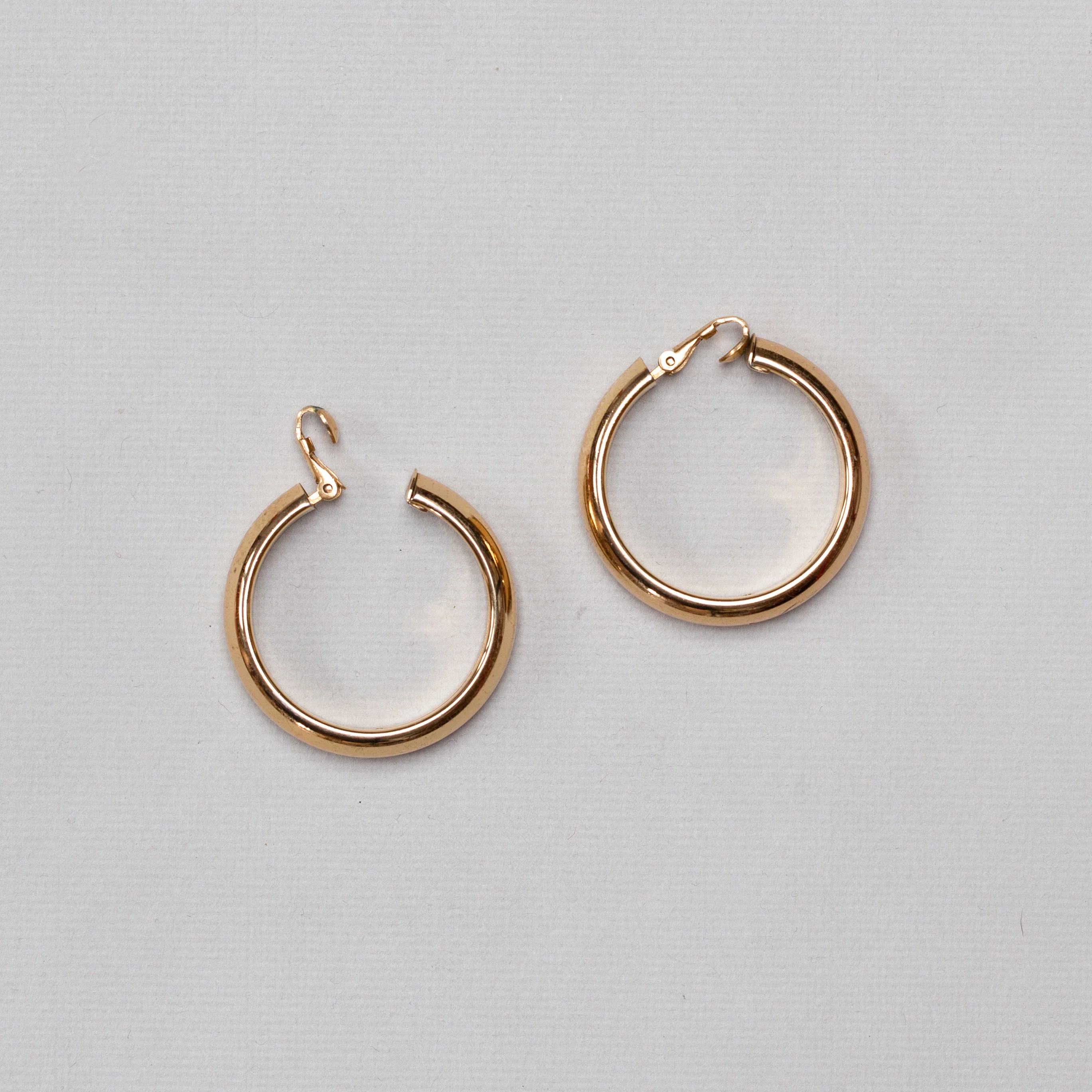 Vintage Gold Clip-on Hoop Earrings - Image 3