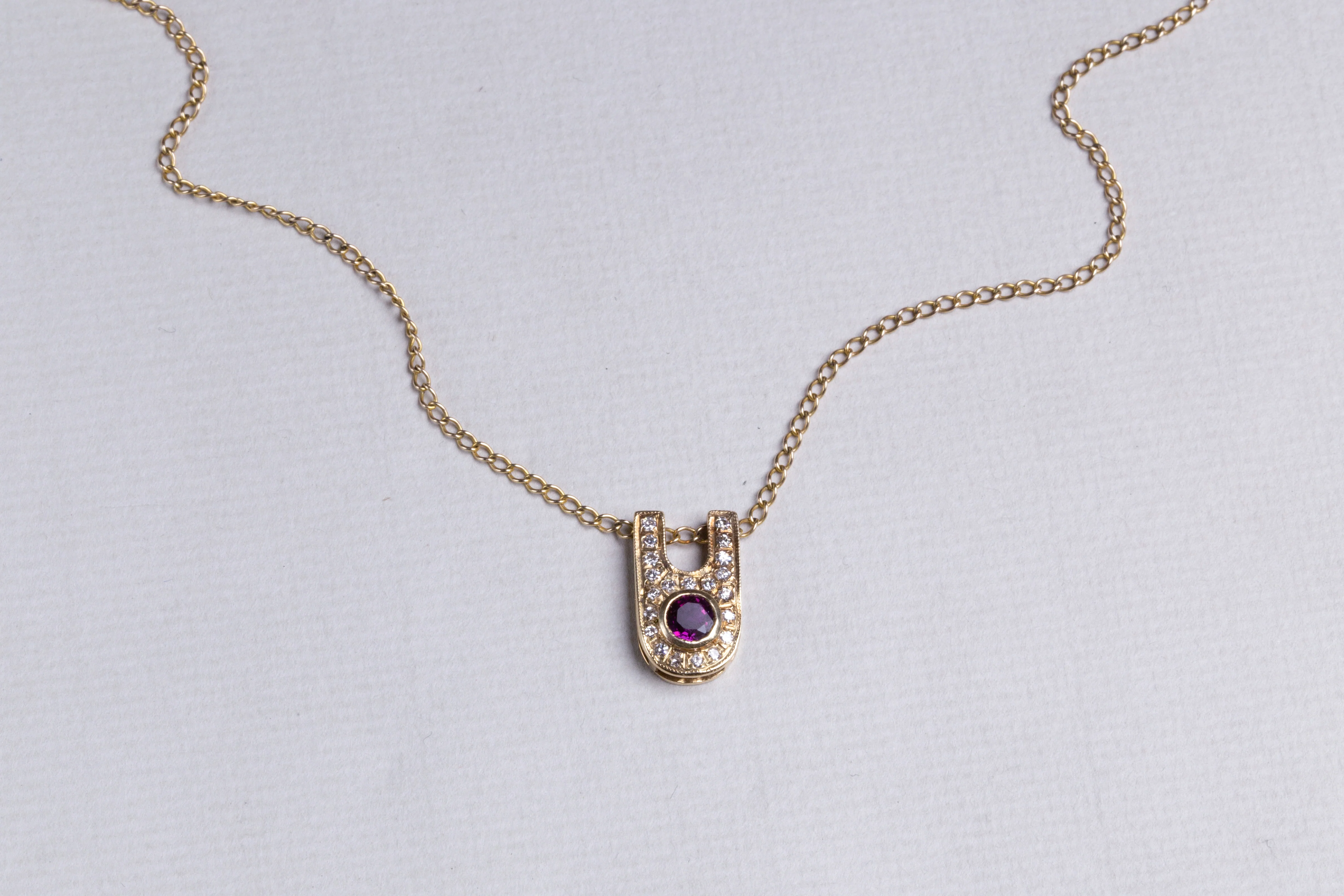 Vintage Gold Pendant Necklace with Ruby and Diamonds - Image 2
