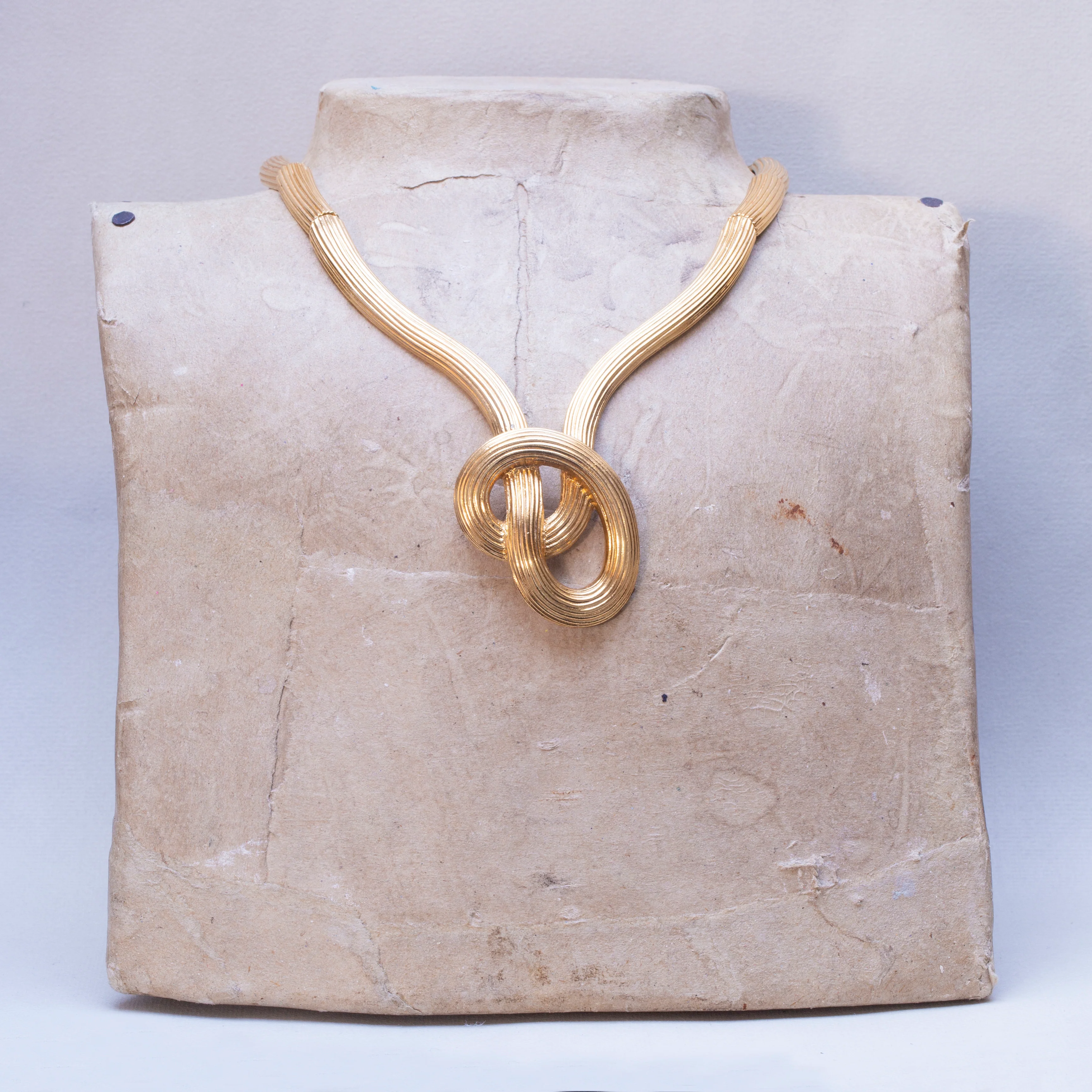 Vintage Gold Twisted Necklace - Image 3
