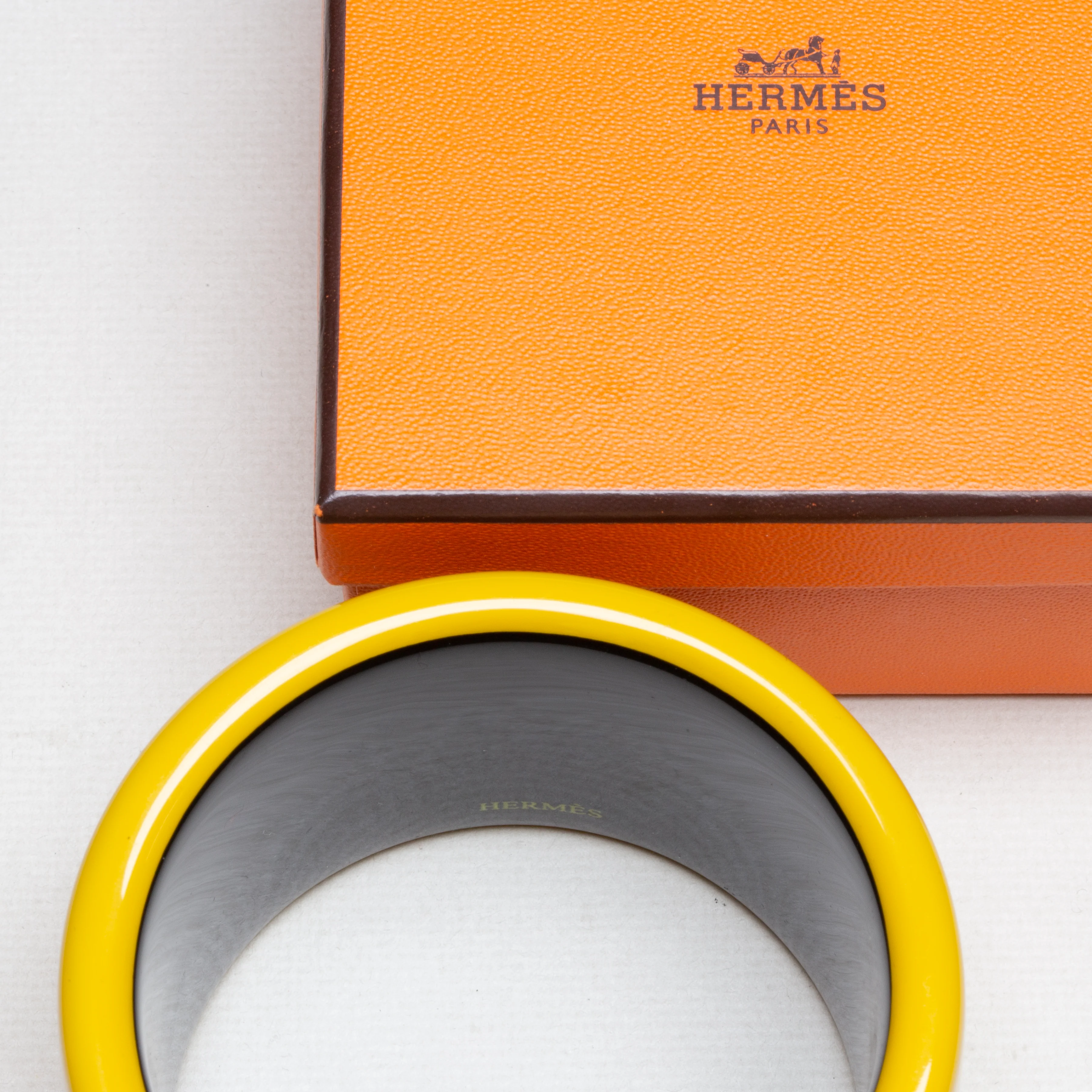 Vintage Hermes Lacquered Wood Bangle Bracelet - Yellow - Image 3