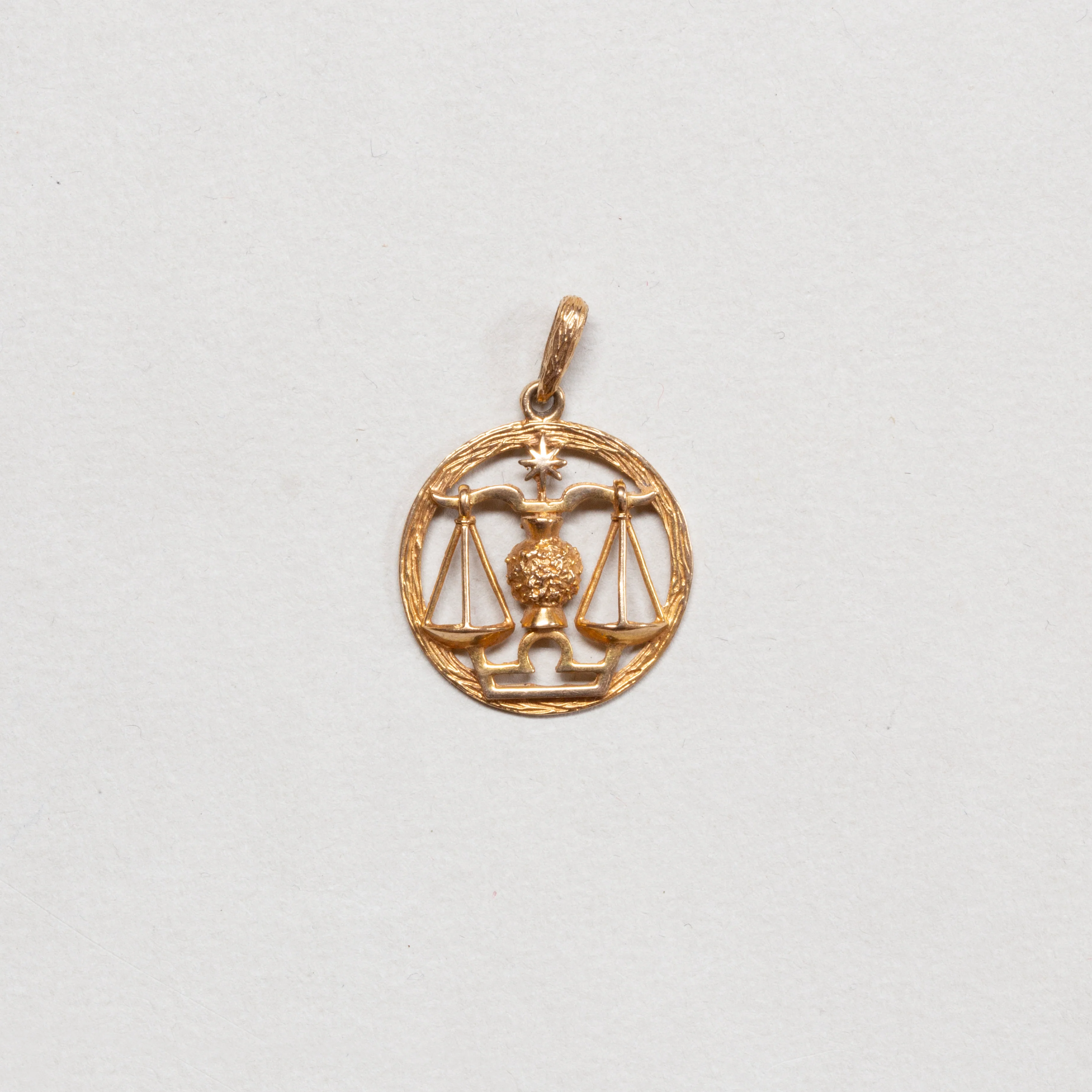 Vintage 9ct Gold Libra Charm Pendant - Image 2