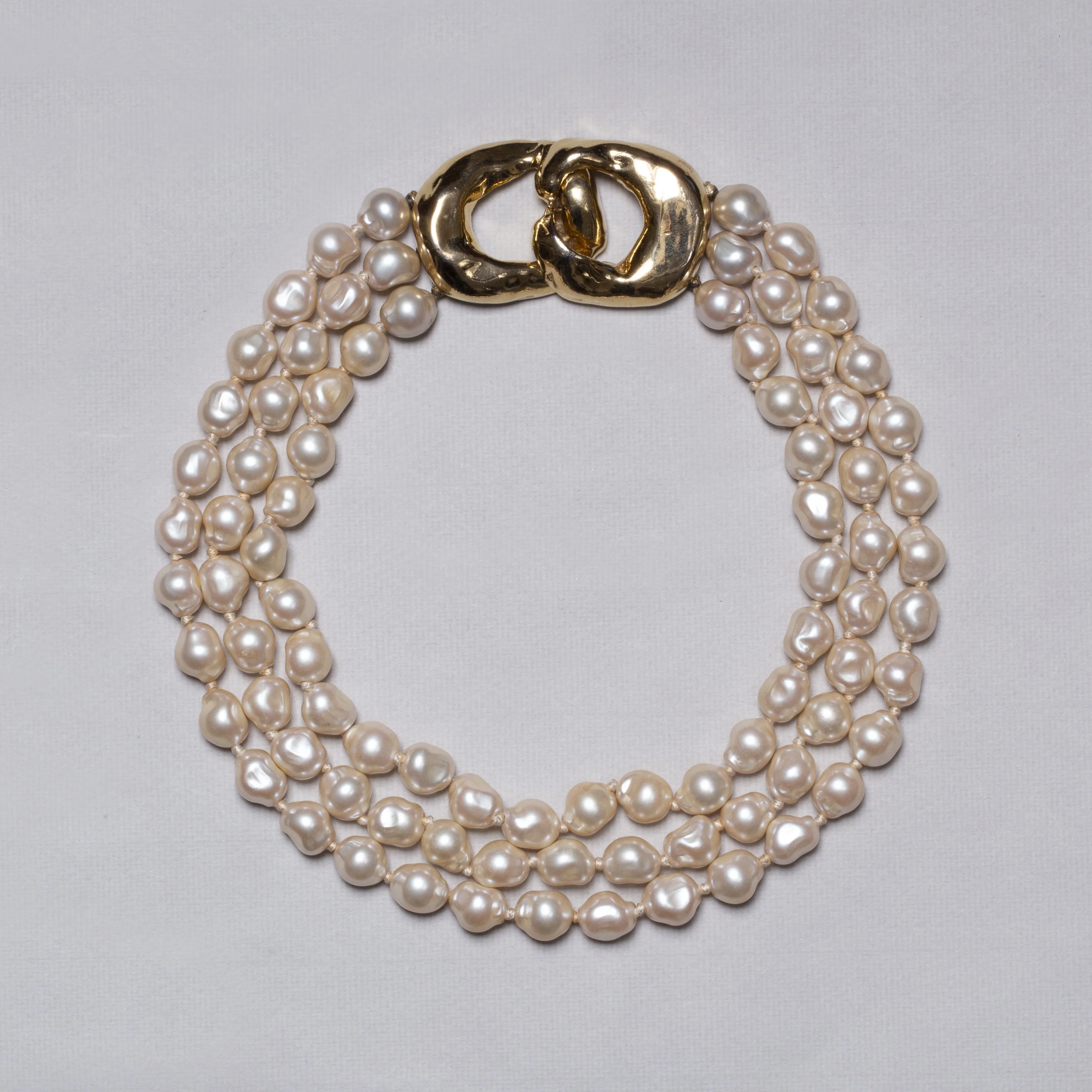 Vintage Pearl Necklace with Gold Clasp and Earrings - Image 2