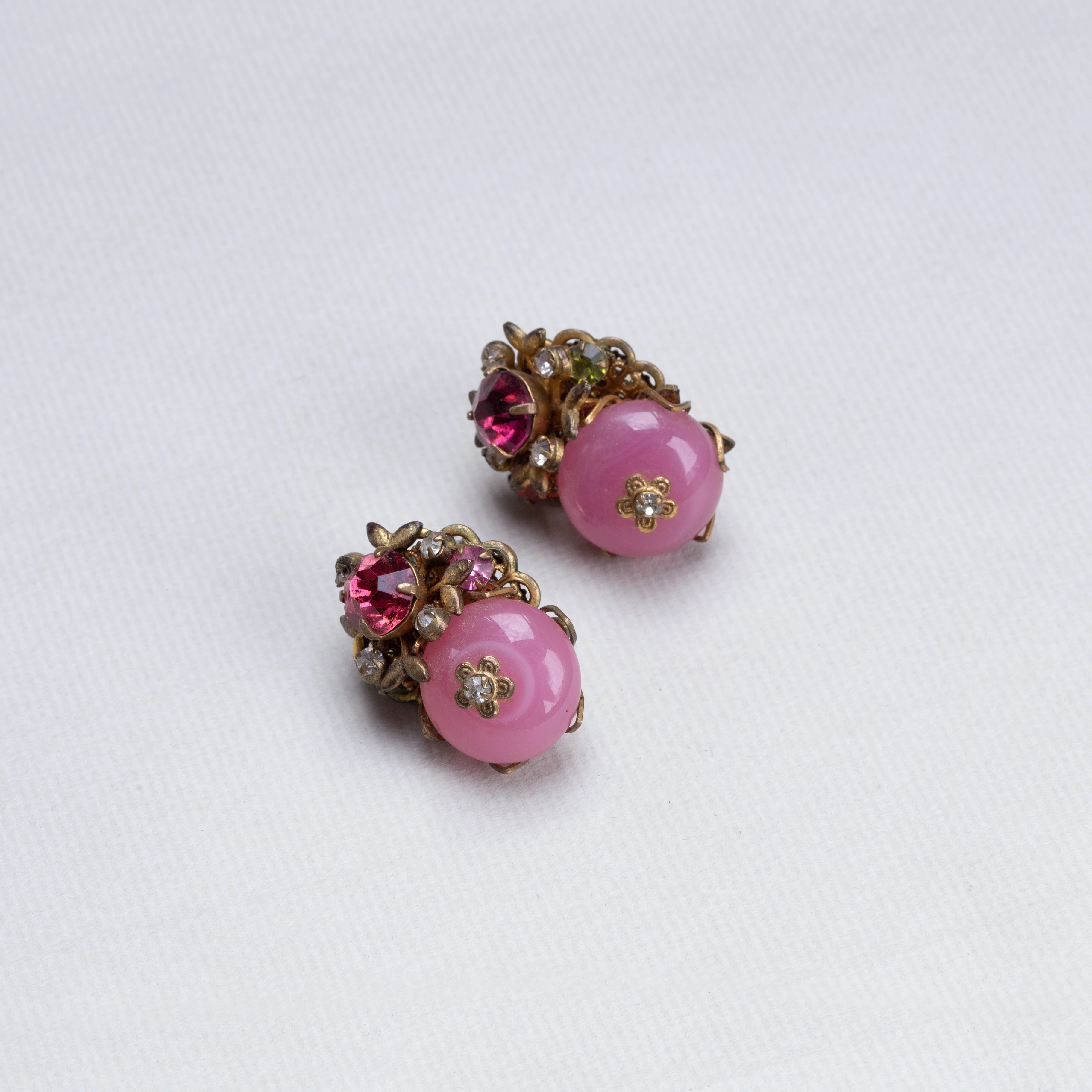 Vintage Pink Necklace and Earrings - Image 3
