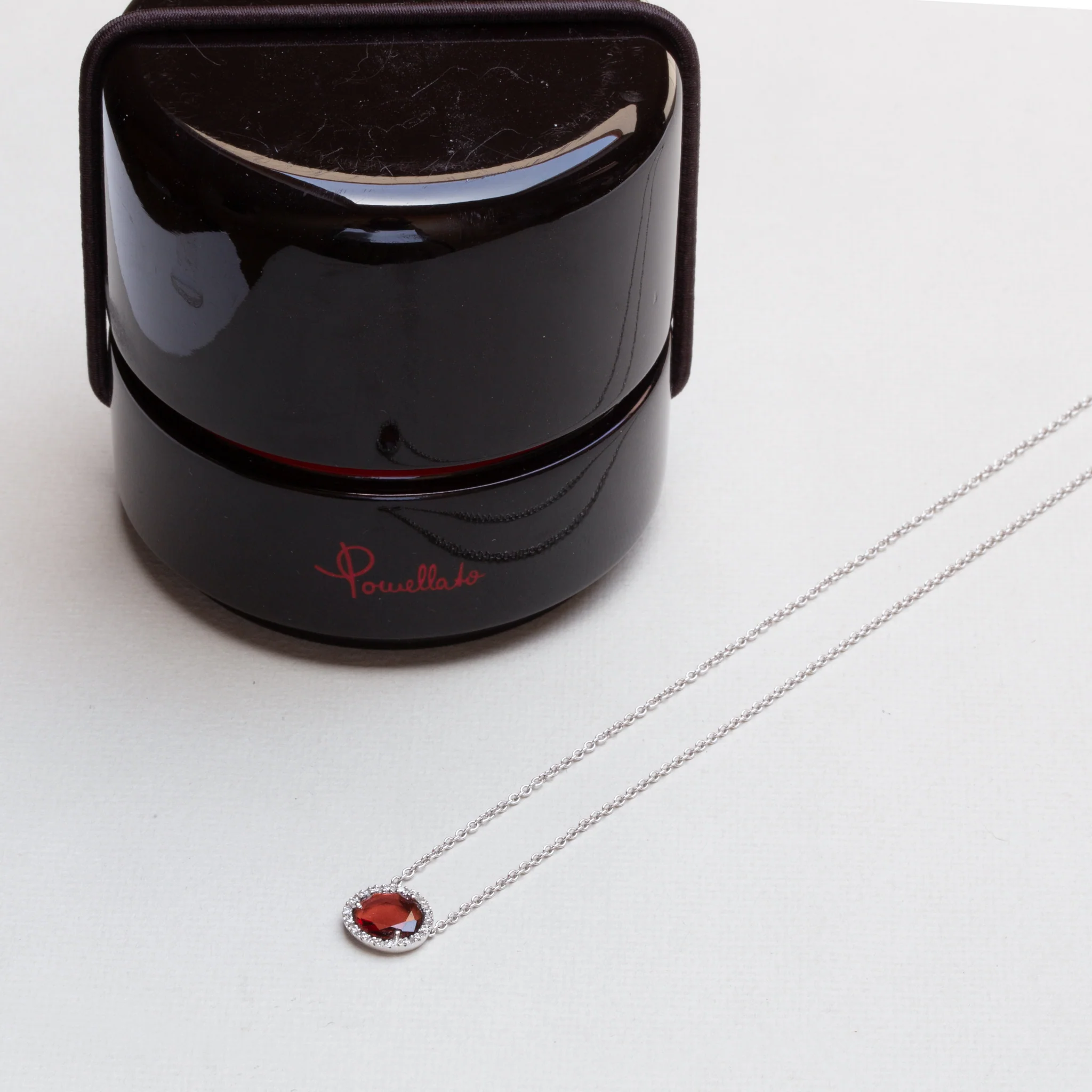 Vintage Pomellato White Gold Necklace with Garnet and Diamonds - Image 3