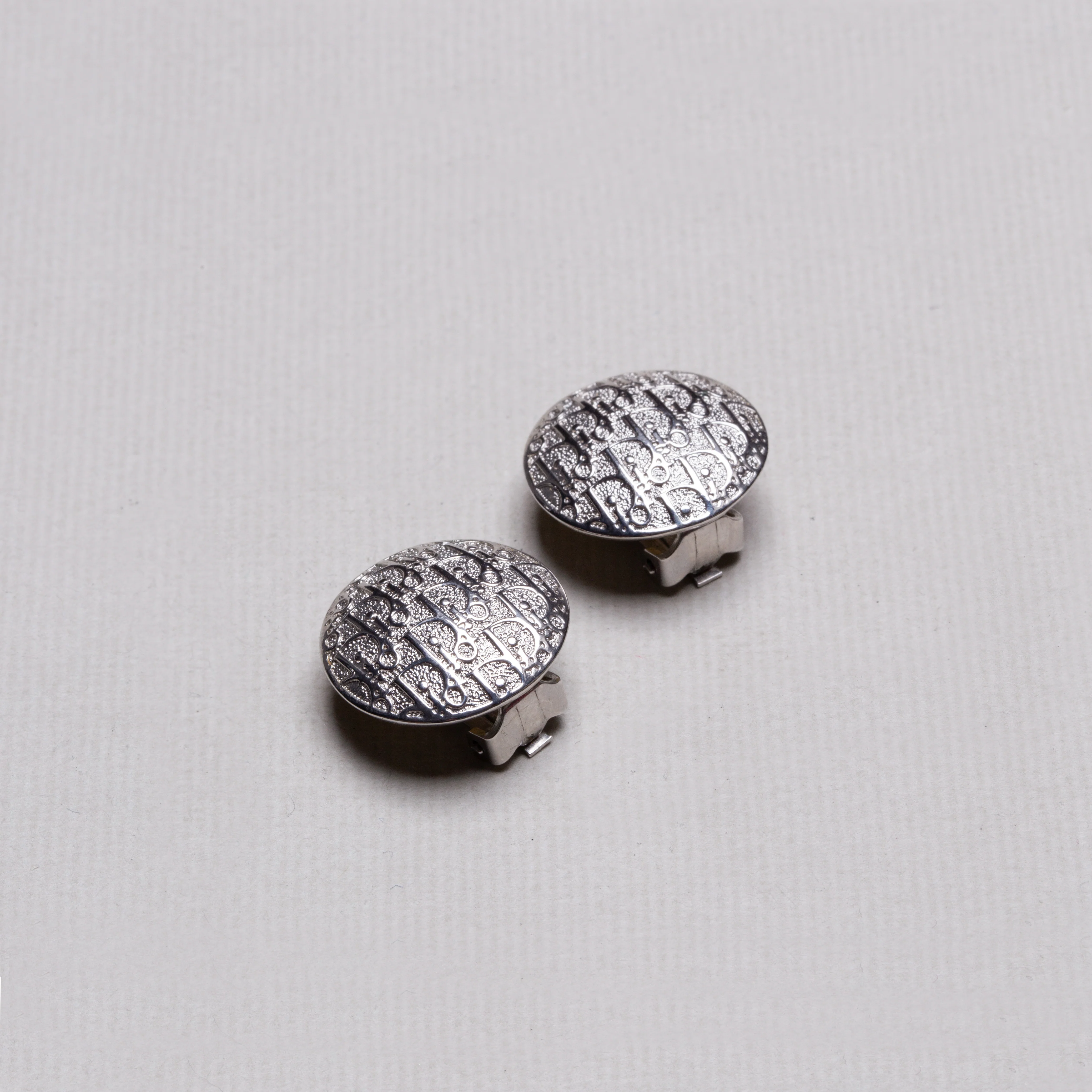 Vintage Silver CD Clip-on Earrings - Image 5