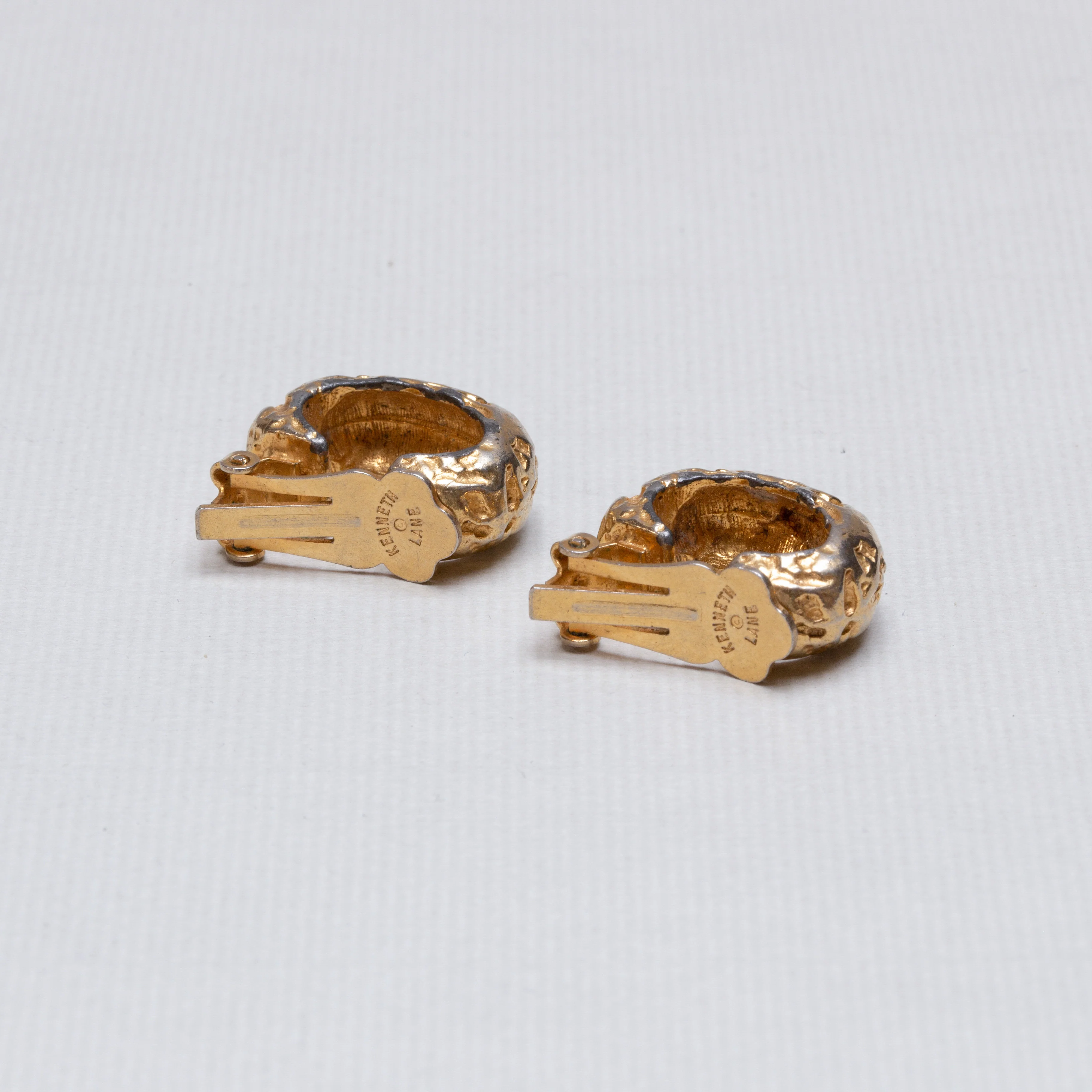 Vintage Textured Gold Clip-on Earrings - Image 4