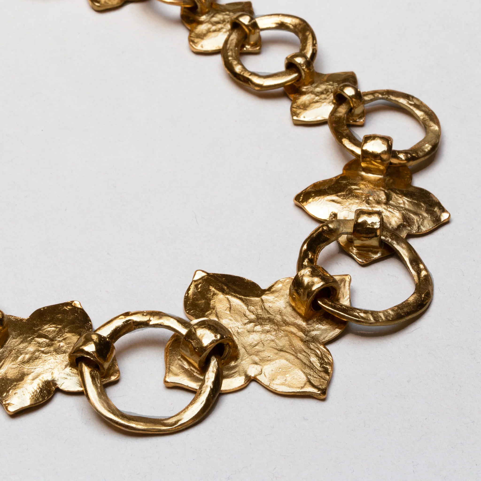 Vintage Gold Flower Chain Necklace - Image 3