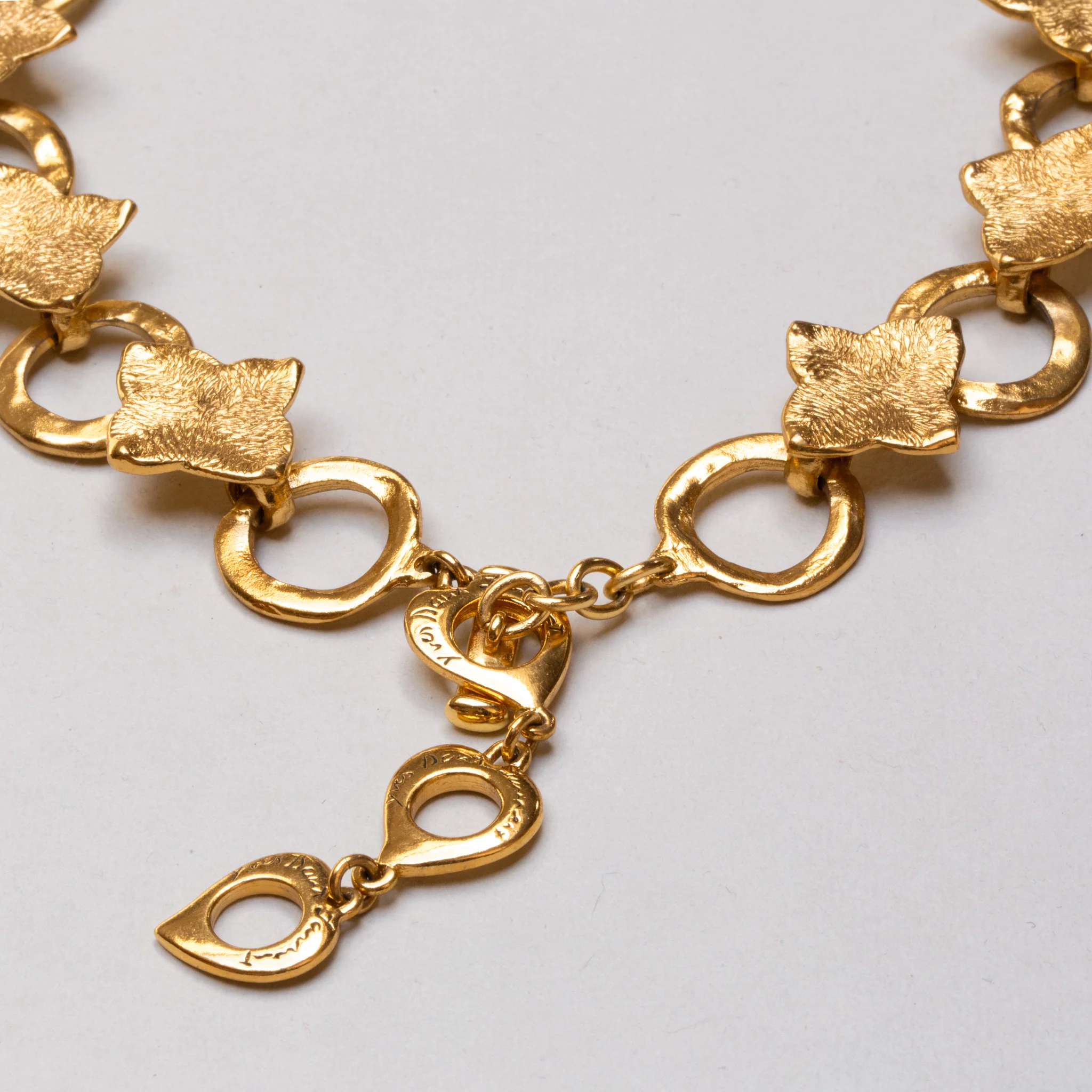 Vintage Gold Flower Chain Necklace - Image 4