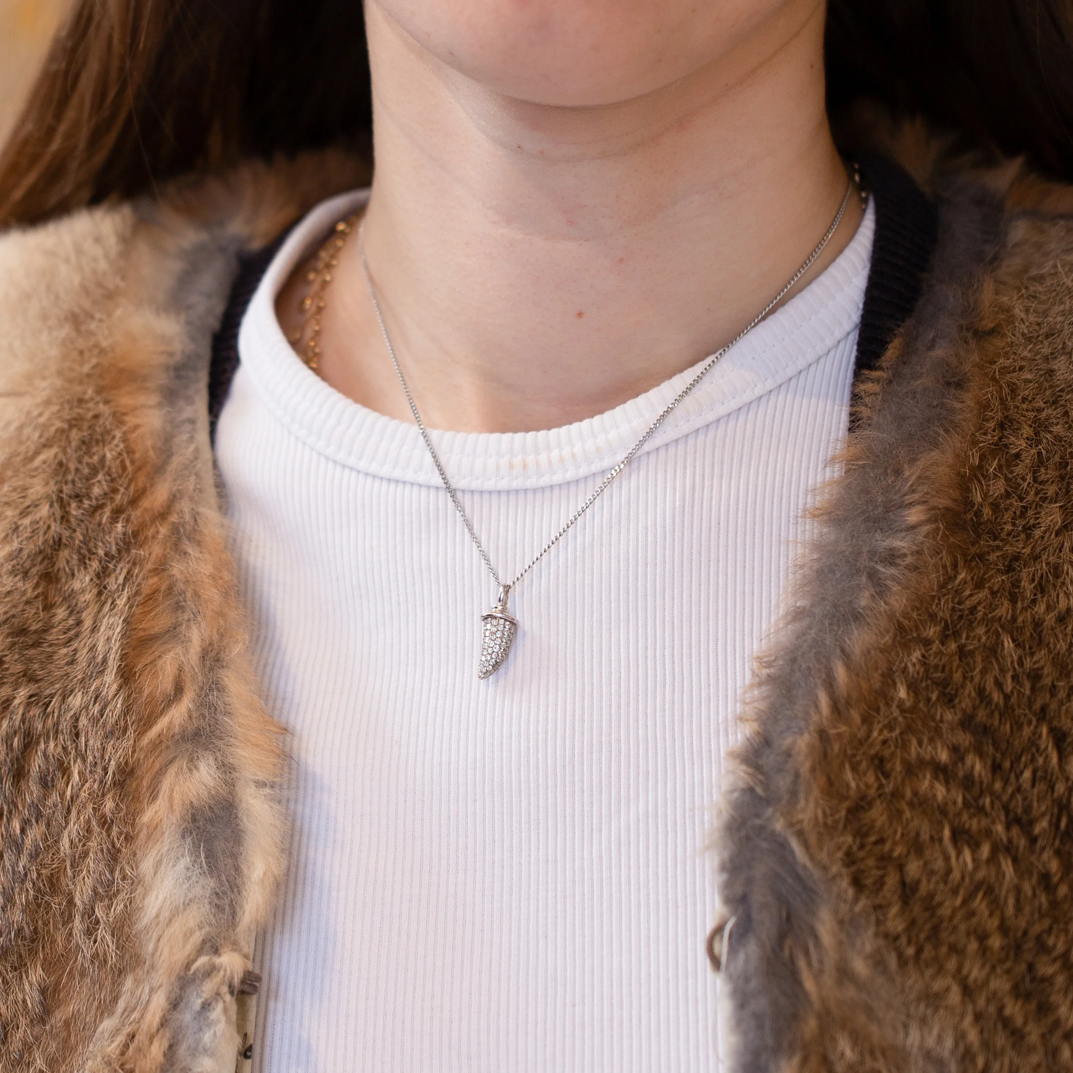 18ct White Gold Horn Pendant Charm - Image 2